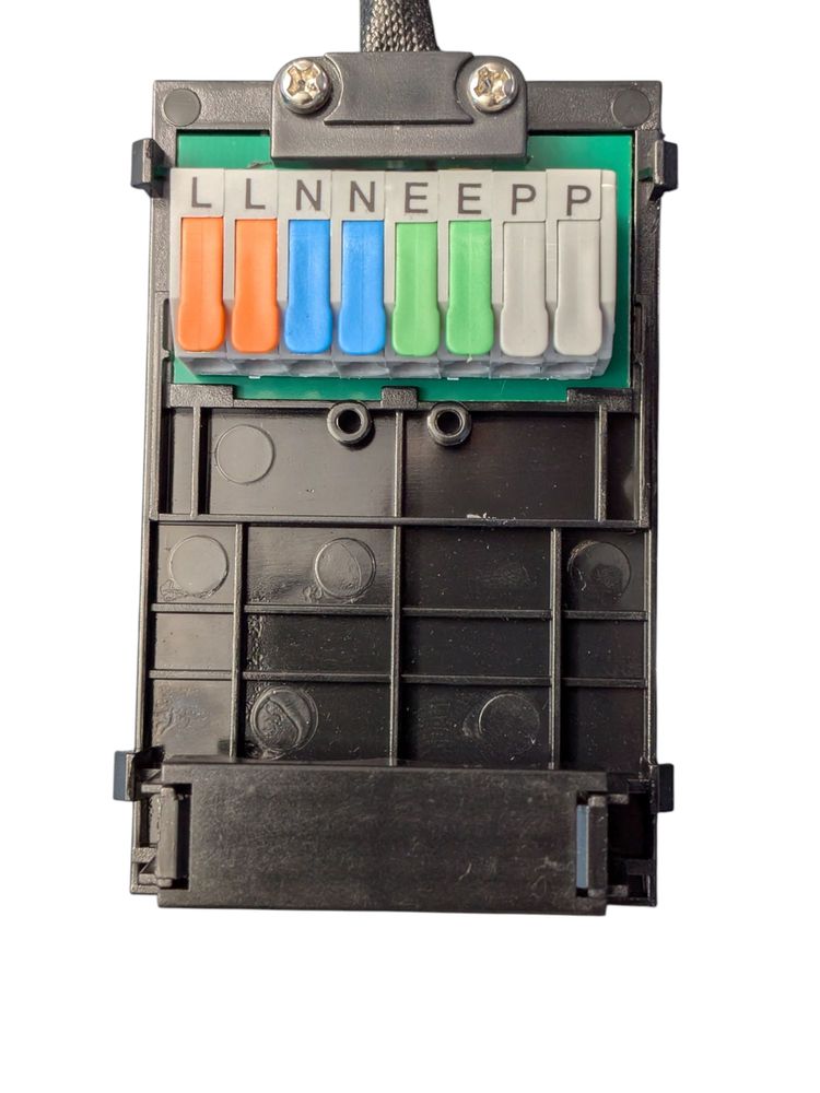 Connector box terminal close-up showing L,L,N,N,E,E,P,P 8-pole daisy chain layout